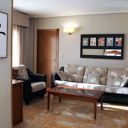 La Laguna & Golf 4* سيوداد كيسادا