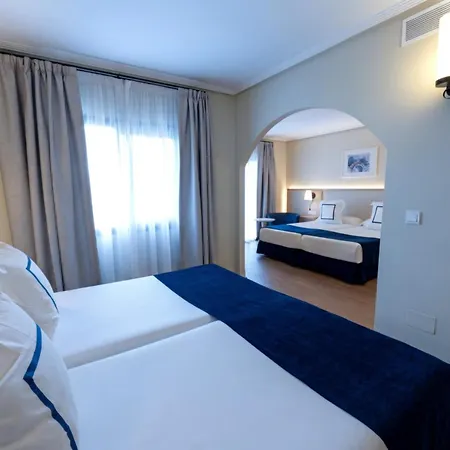 La Laguna & Golf 4* سيوداد كيسادا