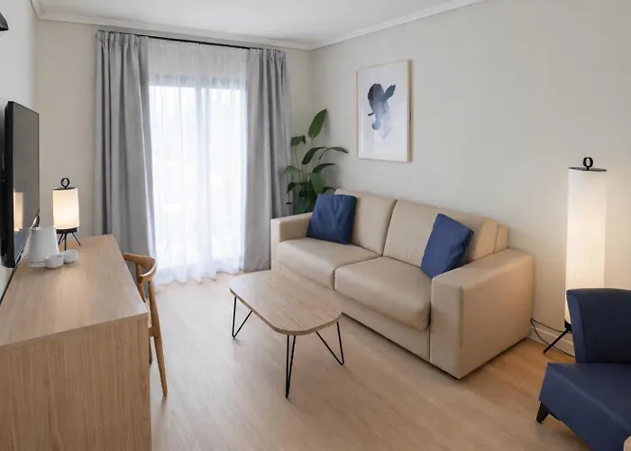 Hotel La Laguna & Golf 4*