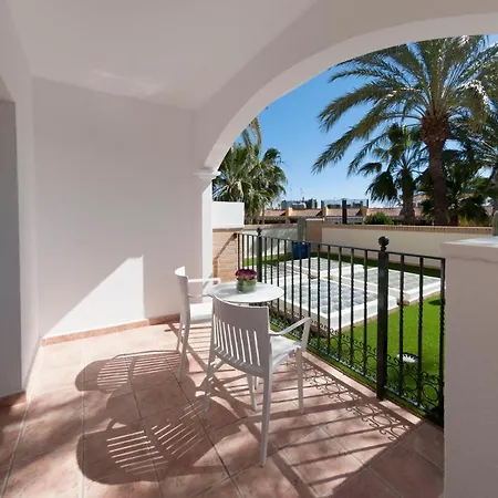 La Laguna & Golf מלון 4*